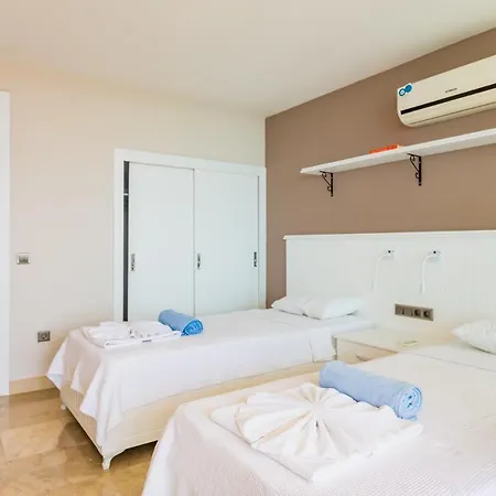 Azure Dream Vila *